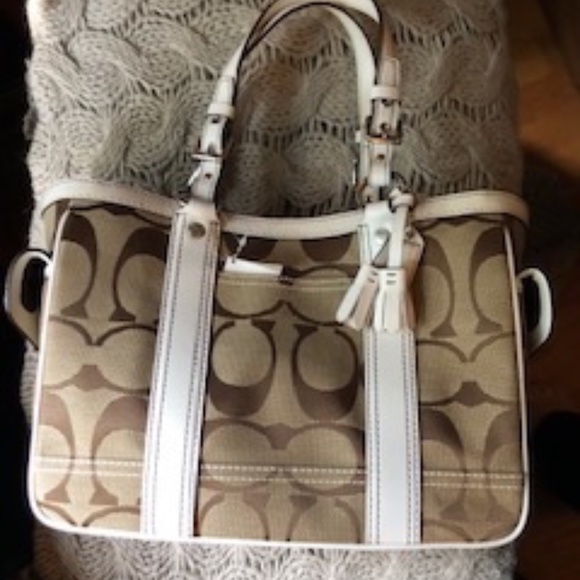 *HOST PICK* Coach Tote Purse *NEW* - Picture 7 of 8